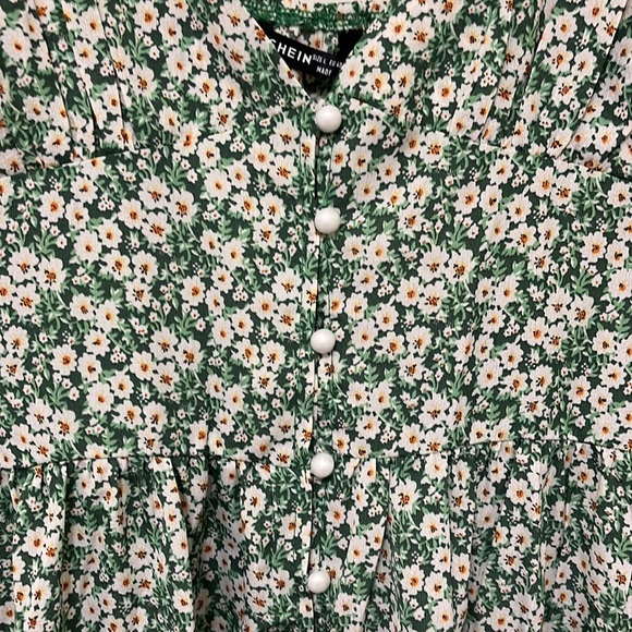 NWOT Green Floral Mini Dress With White Buttons. Size 8/10 - Picture 5 of 15